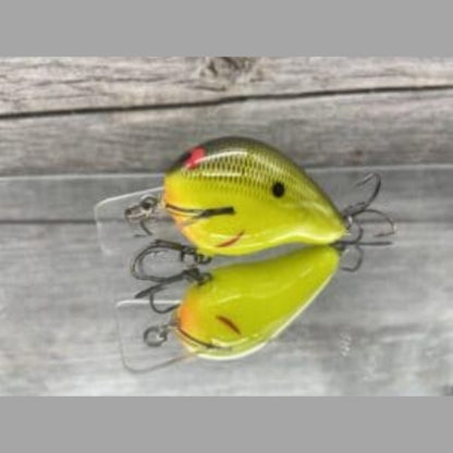 Black Label Wreck balsa crankbait with wide bill designed for shallow cover and grass fishing