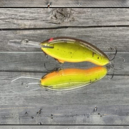 Black Label Tapout Jr balsa crankbait with coffin bill for deep diving bass fishing