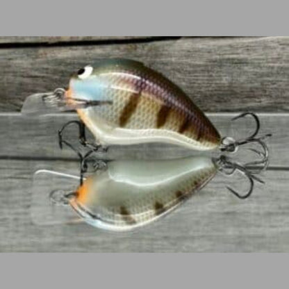 Black Label Wreck balsa crankbait with wide bill designed for shallow cover and grass fishing
